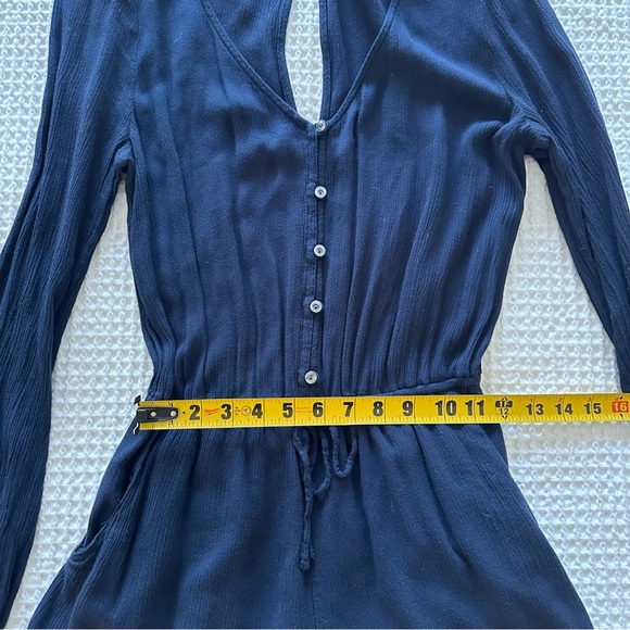 Women's Hollister V Neck Button Long Sleeve Romper Size M Shorts Lined - Picture 12 of 12